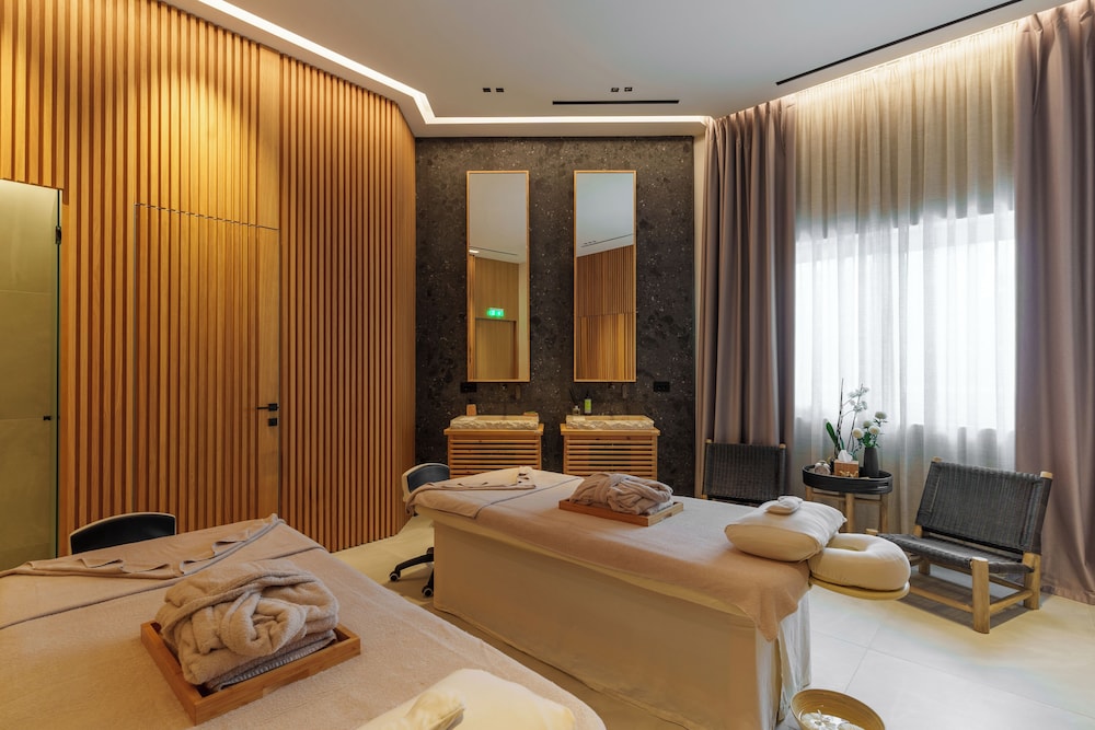 Dusit Suites Athens 24/58