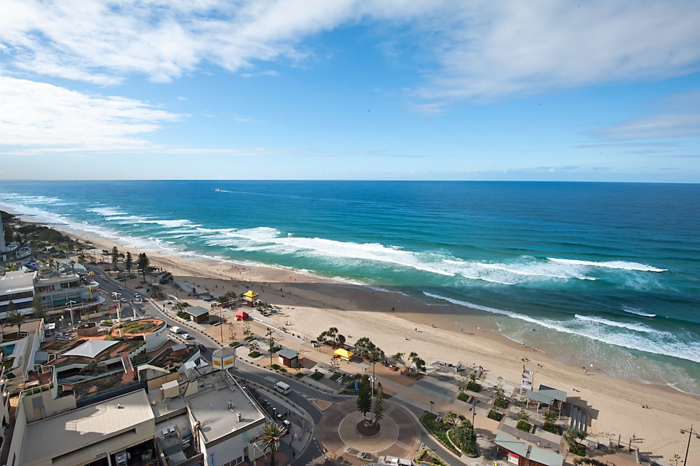 Surfers International Apartments 23/35