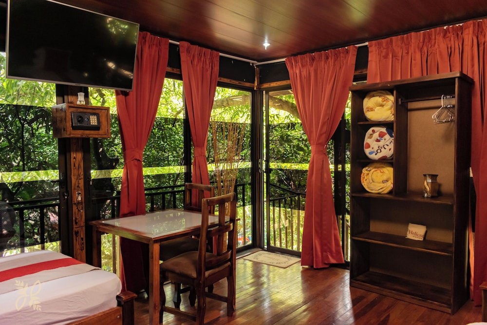 Heliconias Nature Lodge 37/50