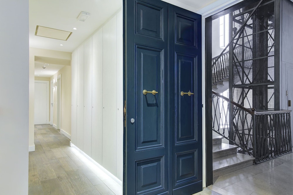 ECCE ROMA SUITES 35/47