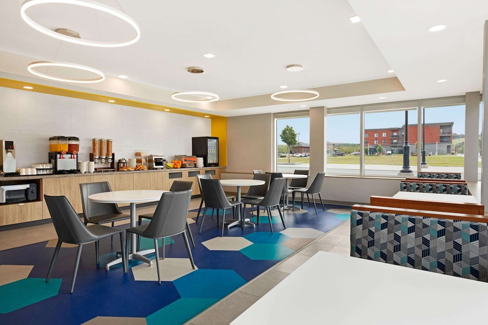 Microtel Inn Suites by Wyndham Lac-Megantic 23/33