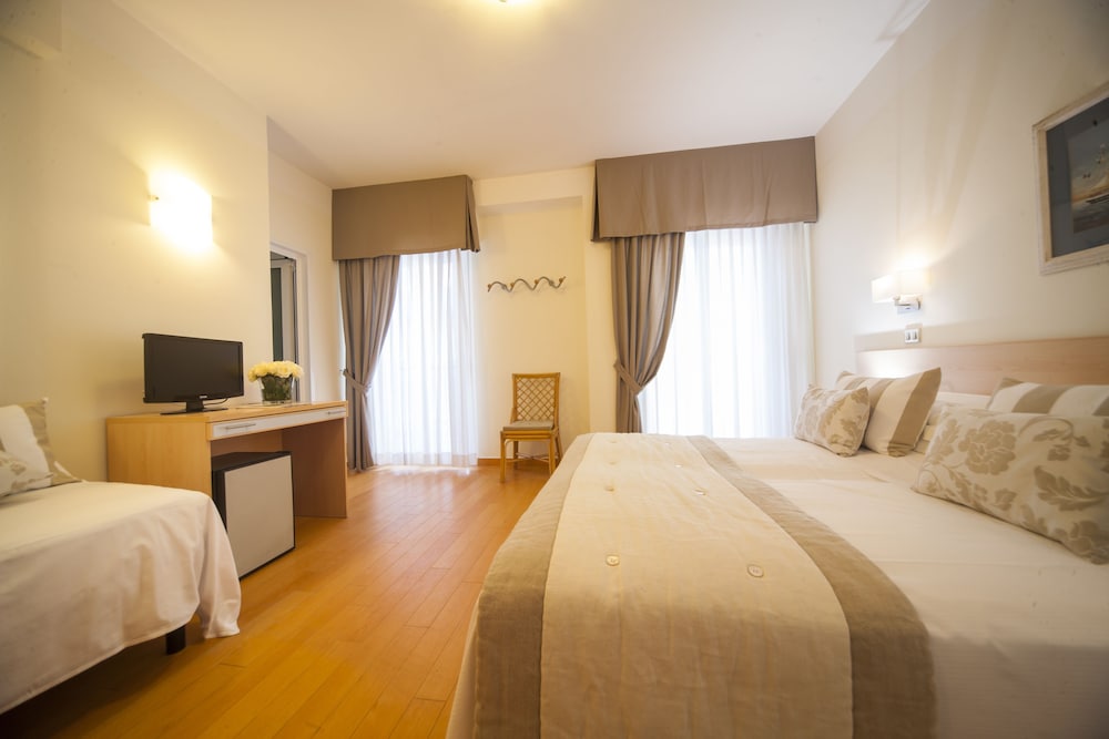 Hotel Mon Cheri 14/73