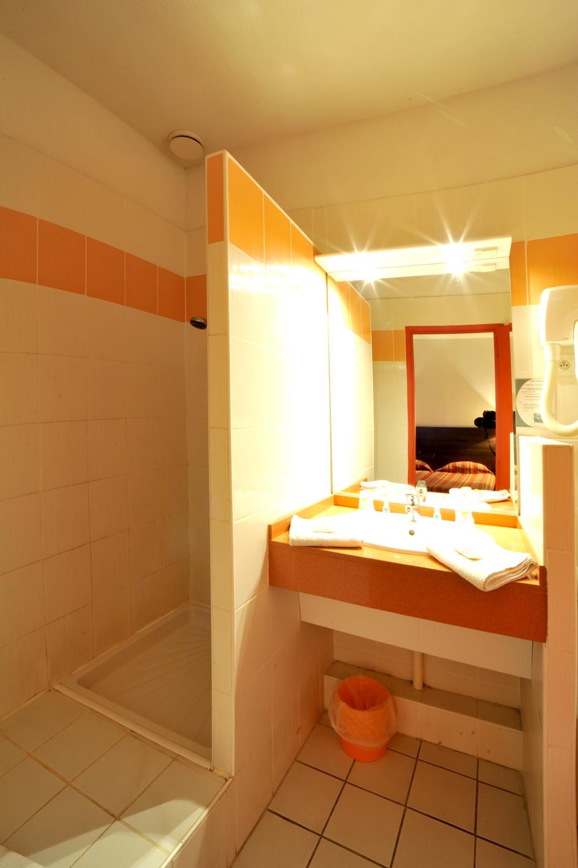 Room, Quadruple, Urban by Balladins Perpignan 5/5