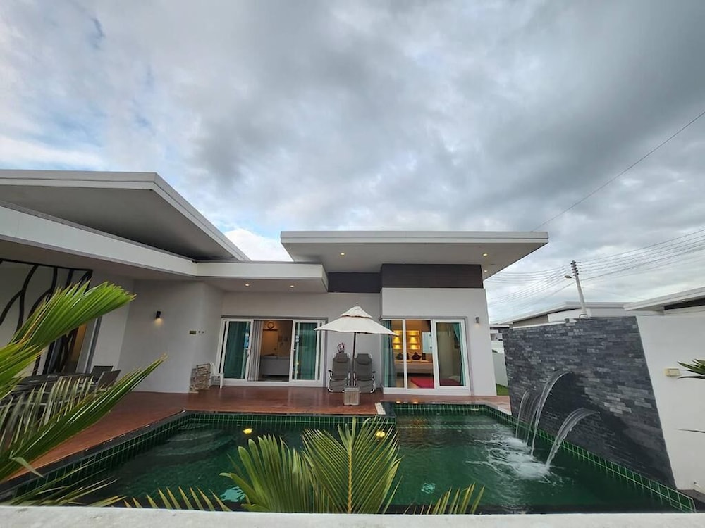 Jira Pool Villa 6/67