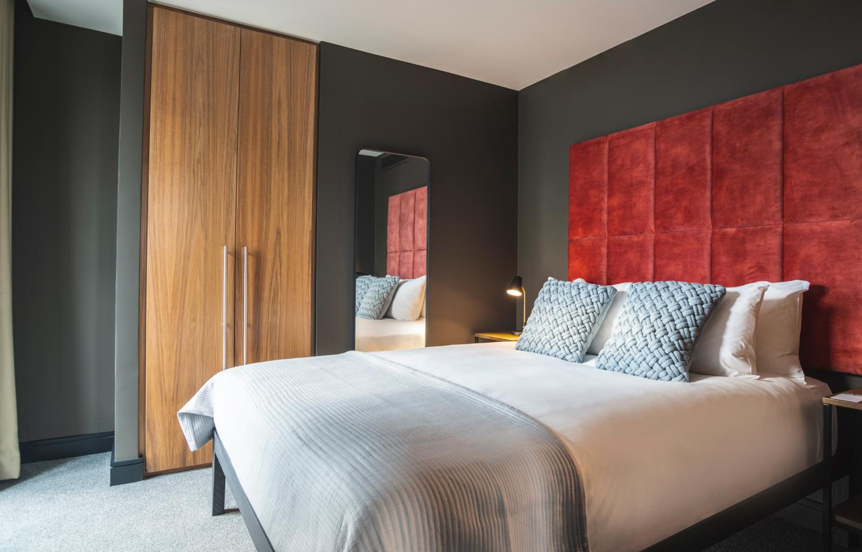 1 Bedroom, Urban, Apartment, Queen Bed, with View