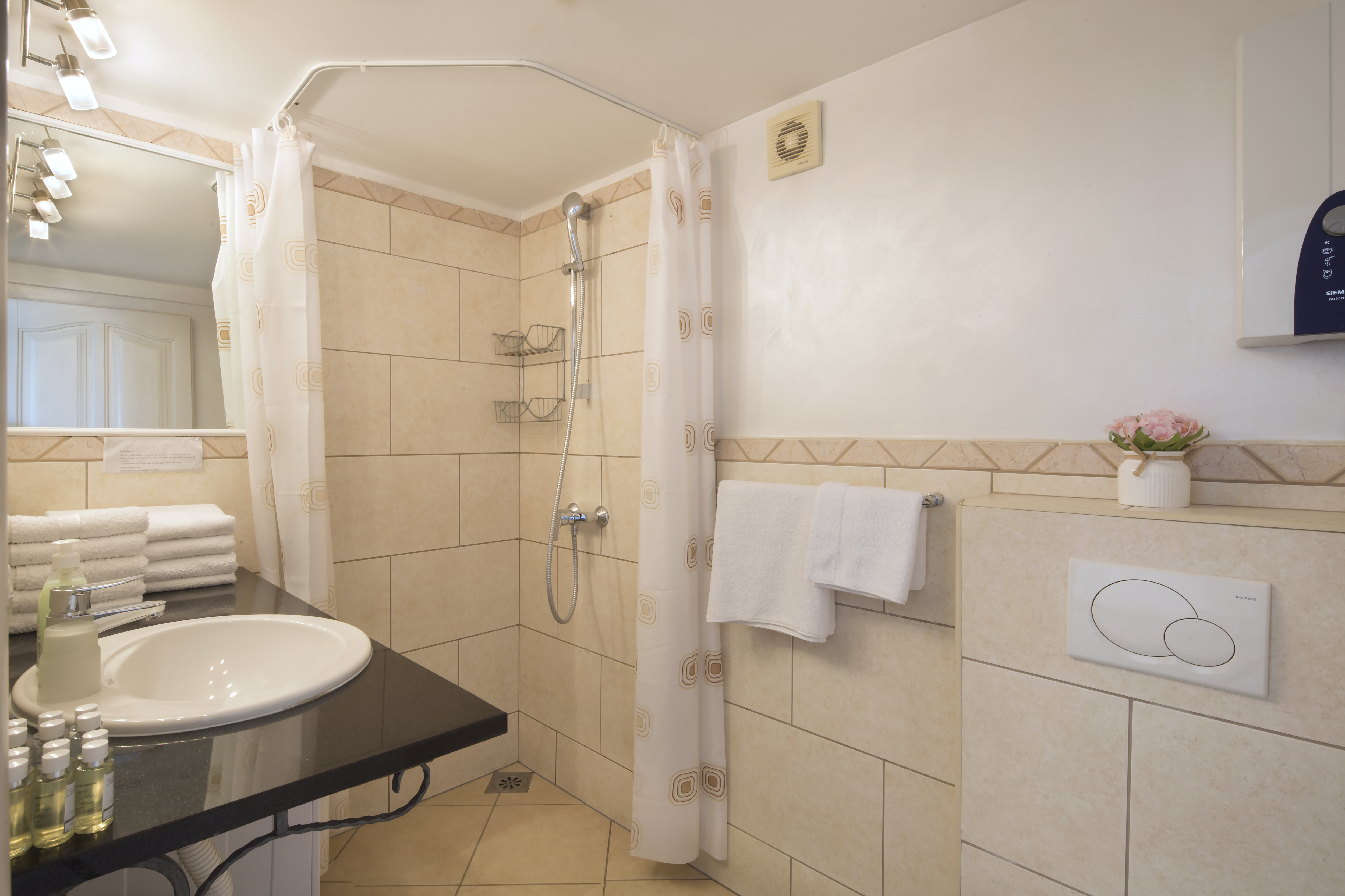 شقة سوبيريور، Spa Resort Becici 8/10