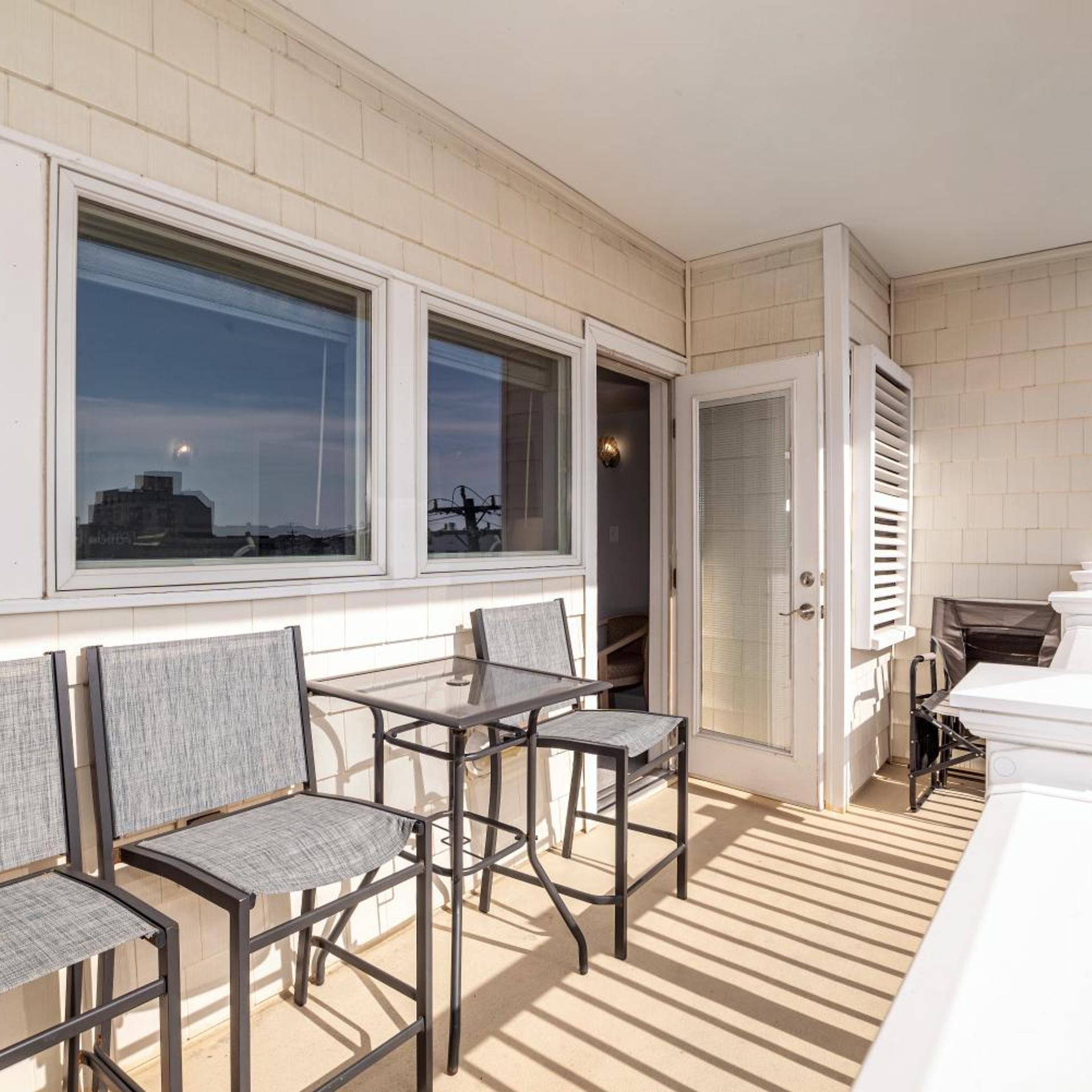 Biscayne Suites 34/49
