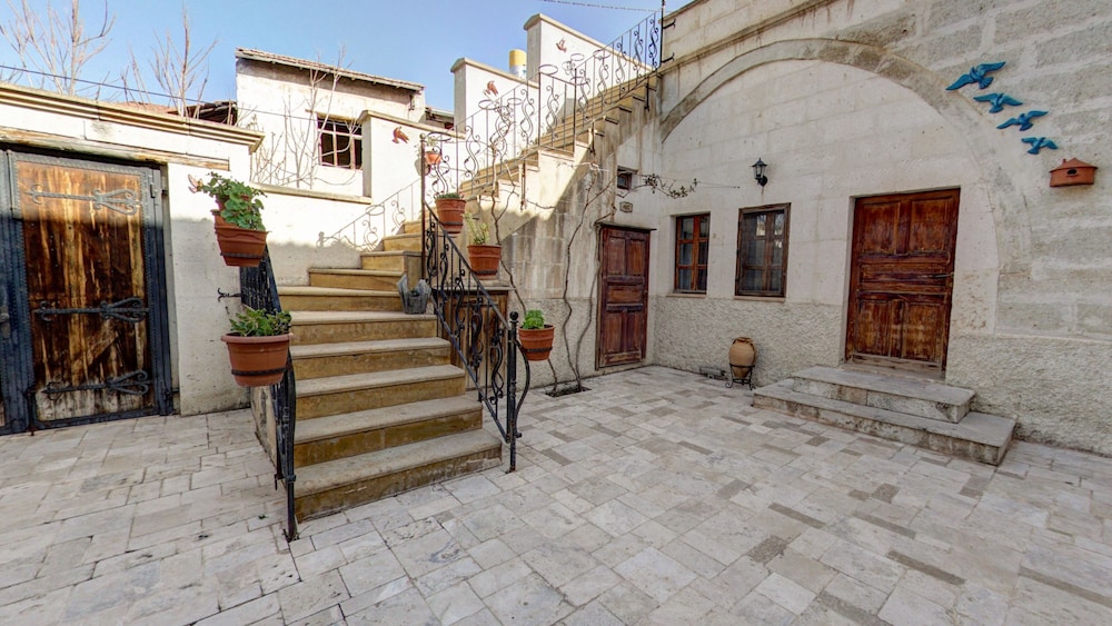 Hikmet's House 35/48