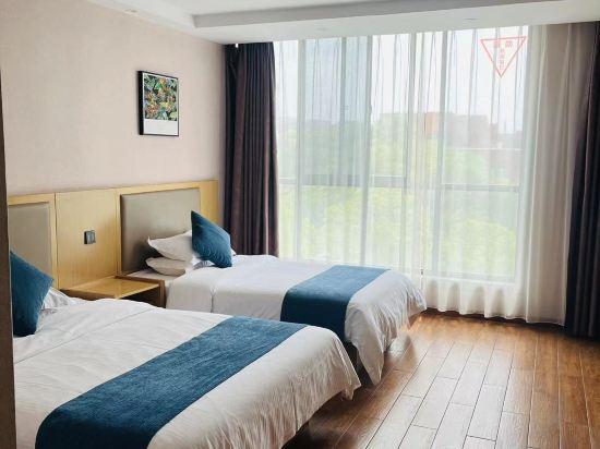 Superior, Twin Beds