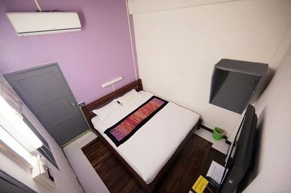 iHouse hotel 31/36