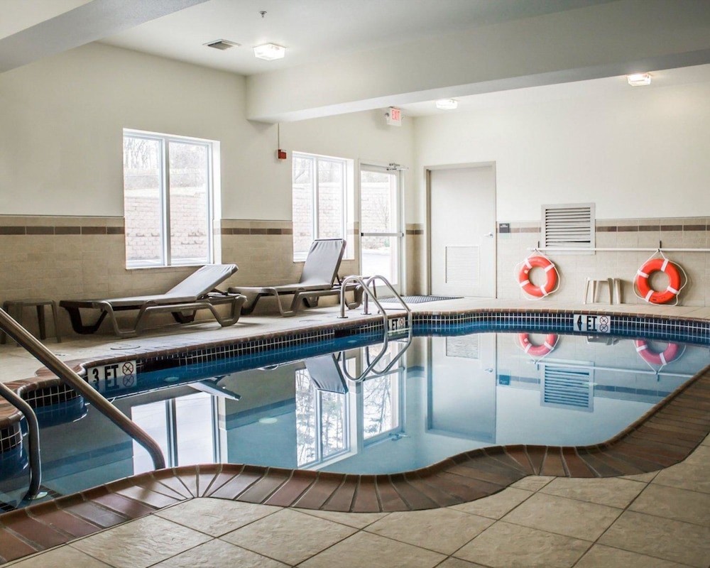 Express Inn & Suites 23/40