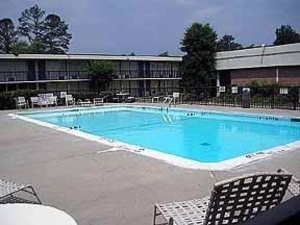 Quality Inn Elizabeth City near University 1/44