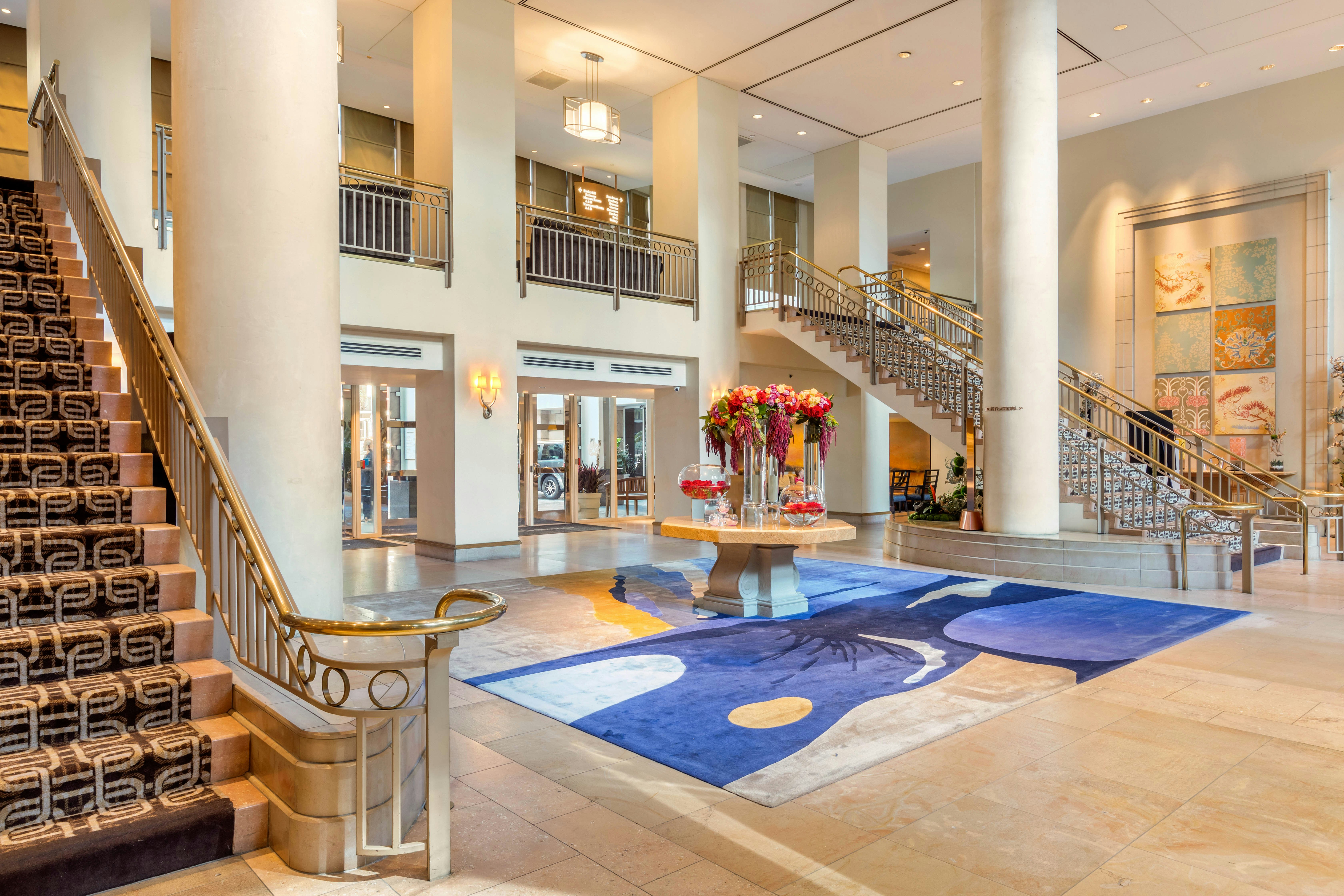 Omni Los Angeles Hotel At California Plaza 76/81