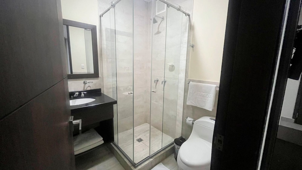 Ramada Cucuta 27/28