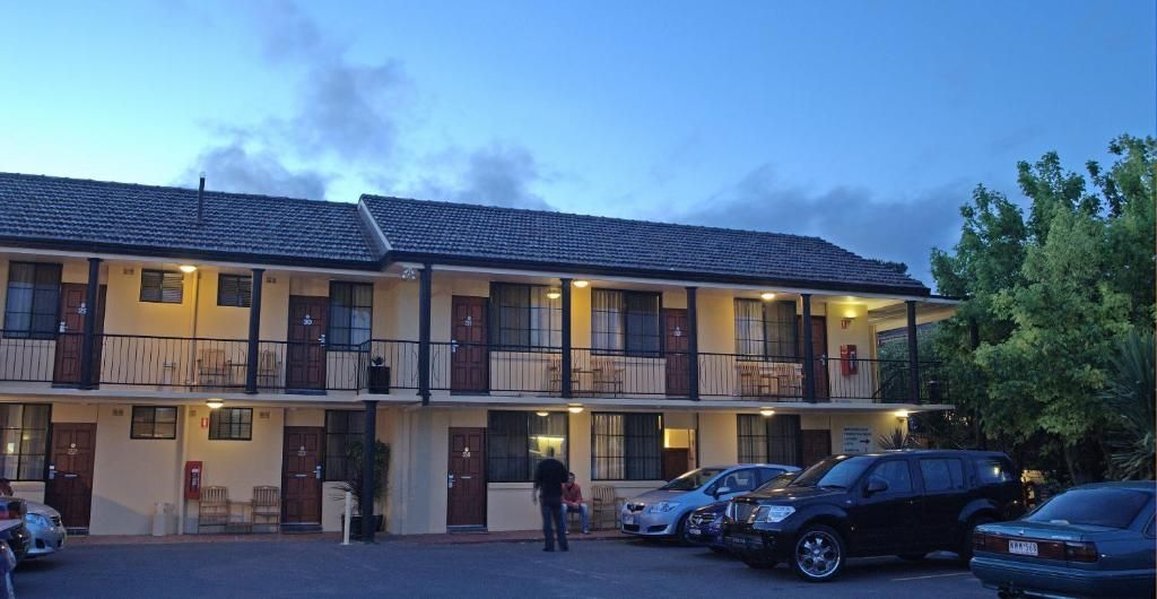 Country Plaza Queanbeyan 3/11