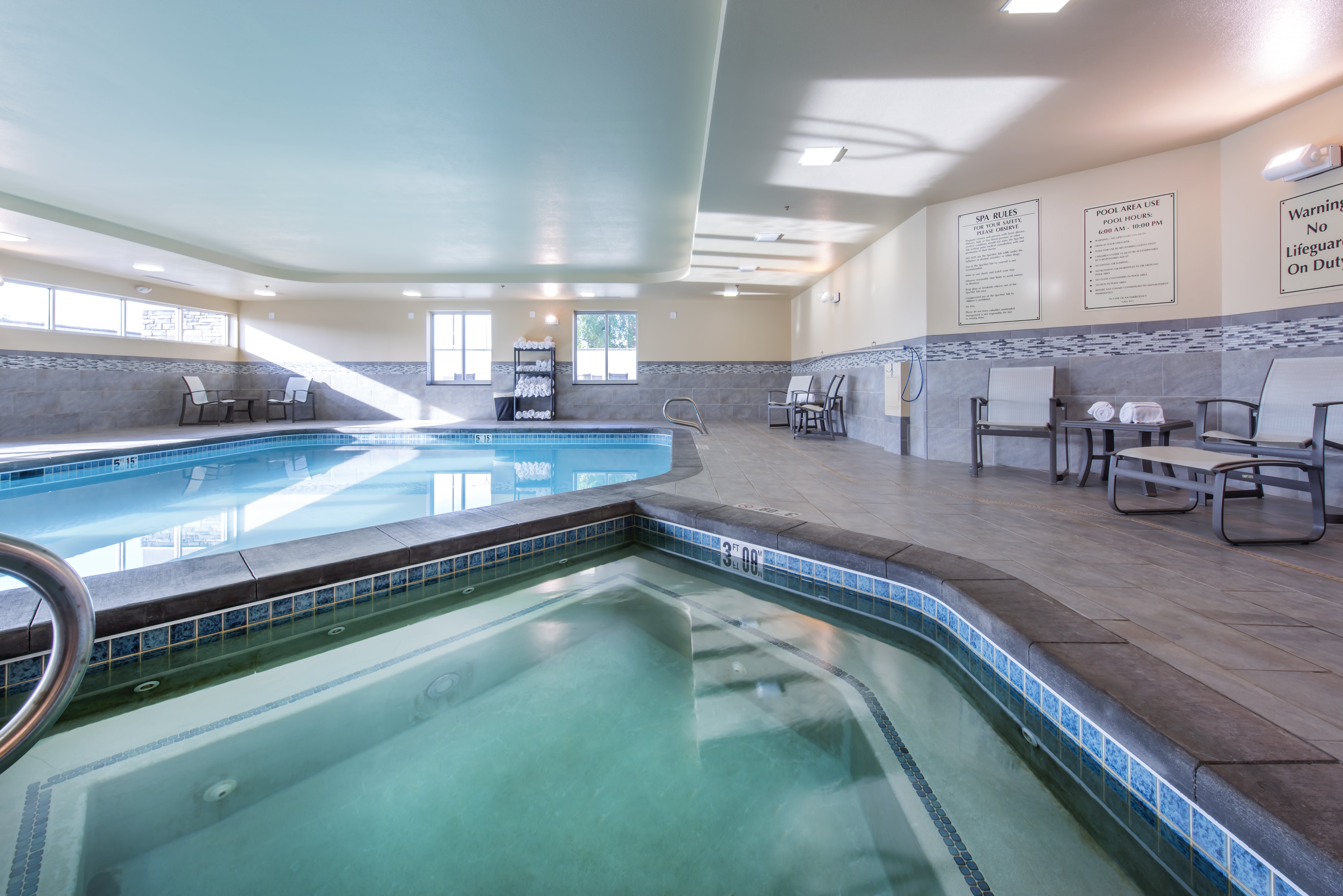 Holiday Inn Express Suites Colorado Springs Central 36/80