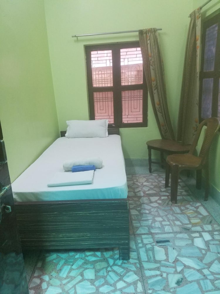 Baba Guest House 24/58