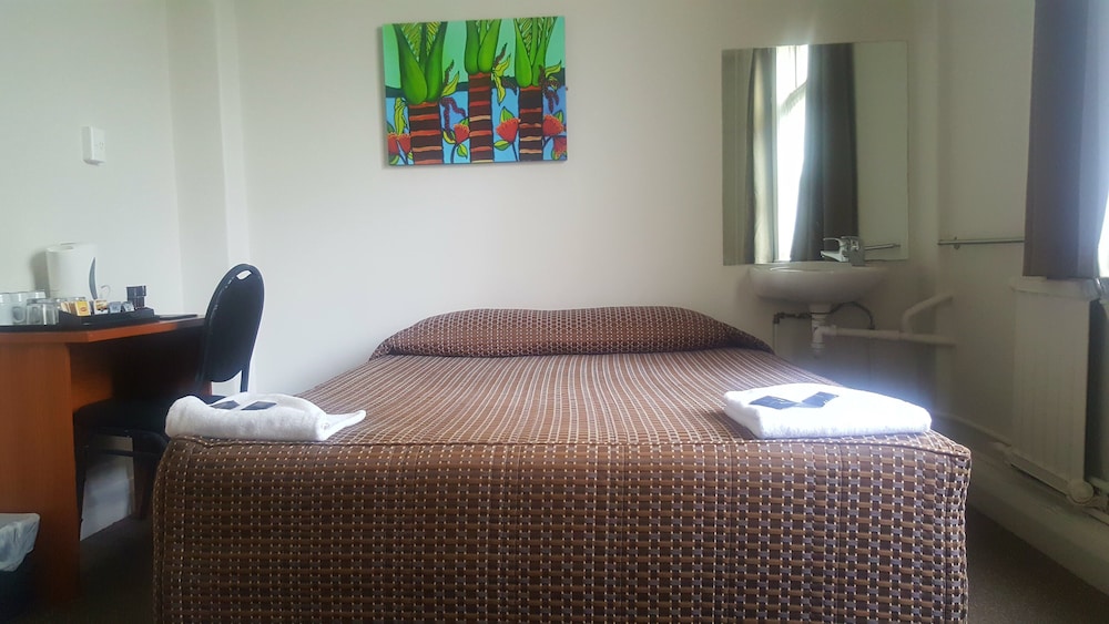 Kiwi International Hotel 25/61
