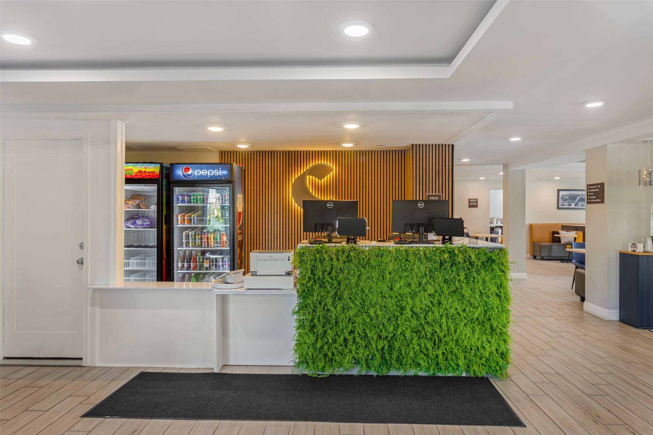 Comfort Inn & Suites Pottstown Eastern Gateway 4/22