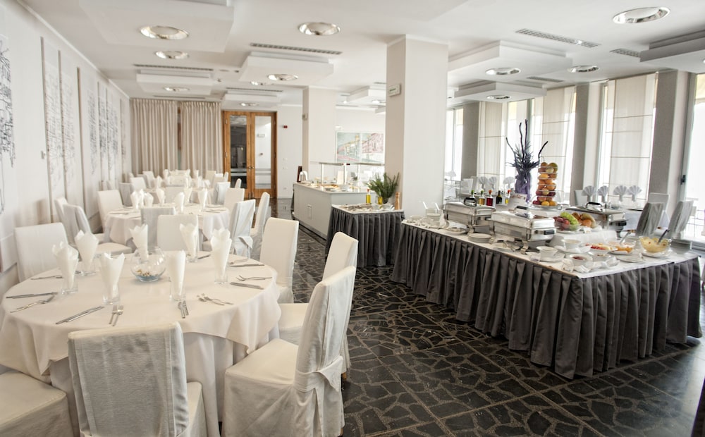 restaurant-cafeteria