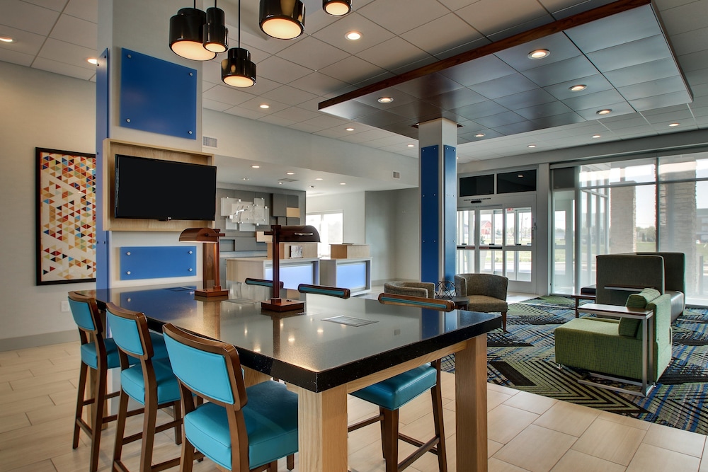 Holiday Inn Express & Suites Findlay North 47/52