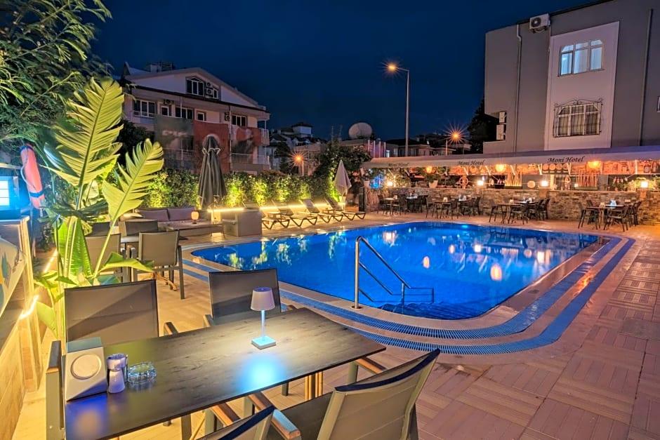 Moni Hotel 32/45