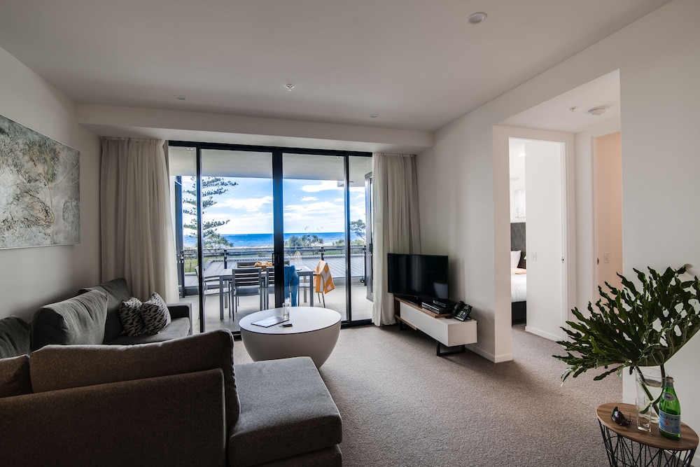 Iconic Kirra Beach Resort 53/72