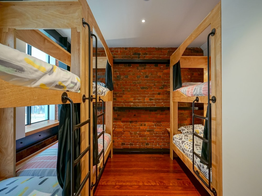 MIXED DORM, 6 BEDS