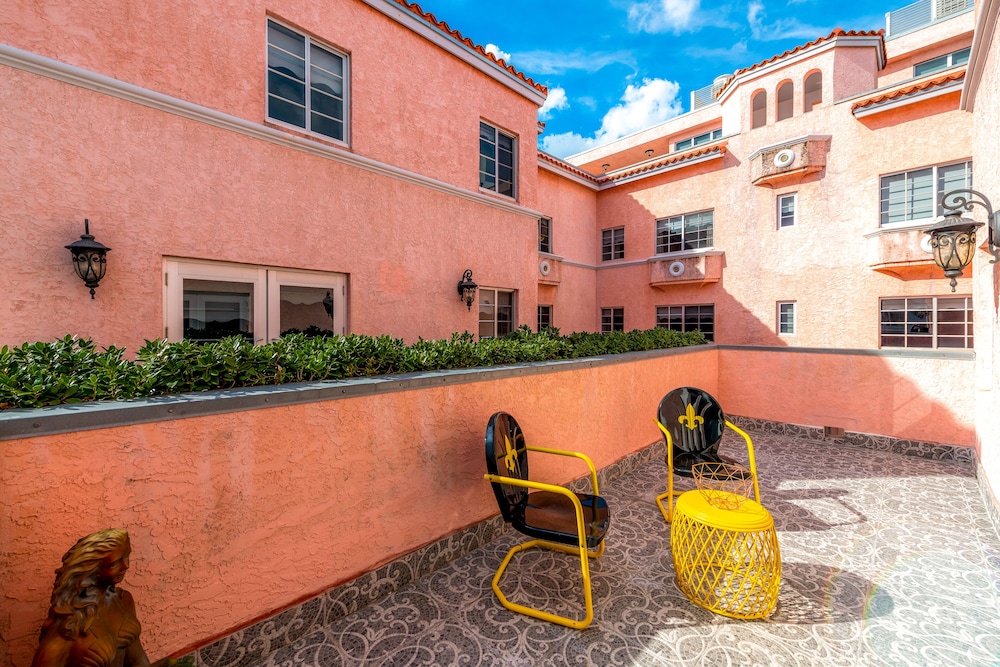 Secret Garden Miami Beach 46/50