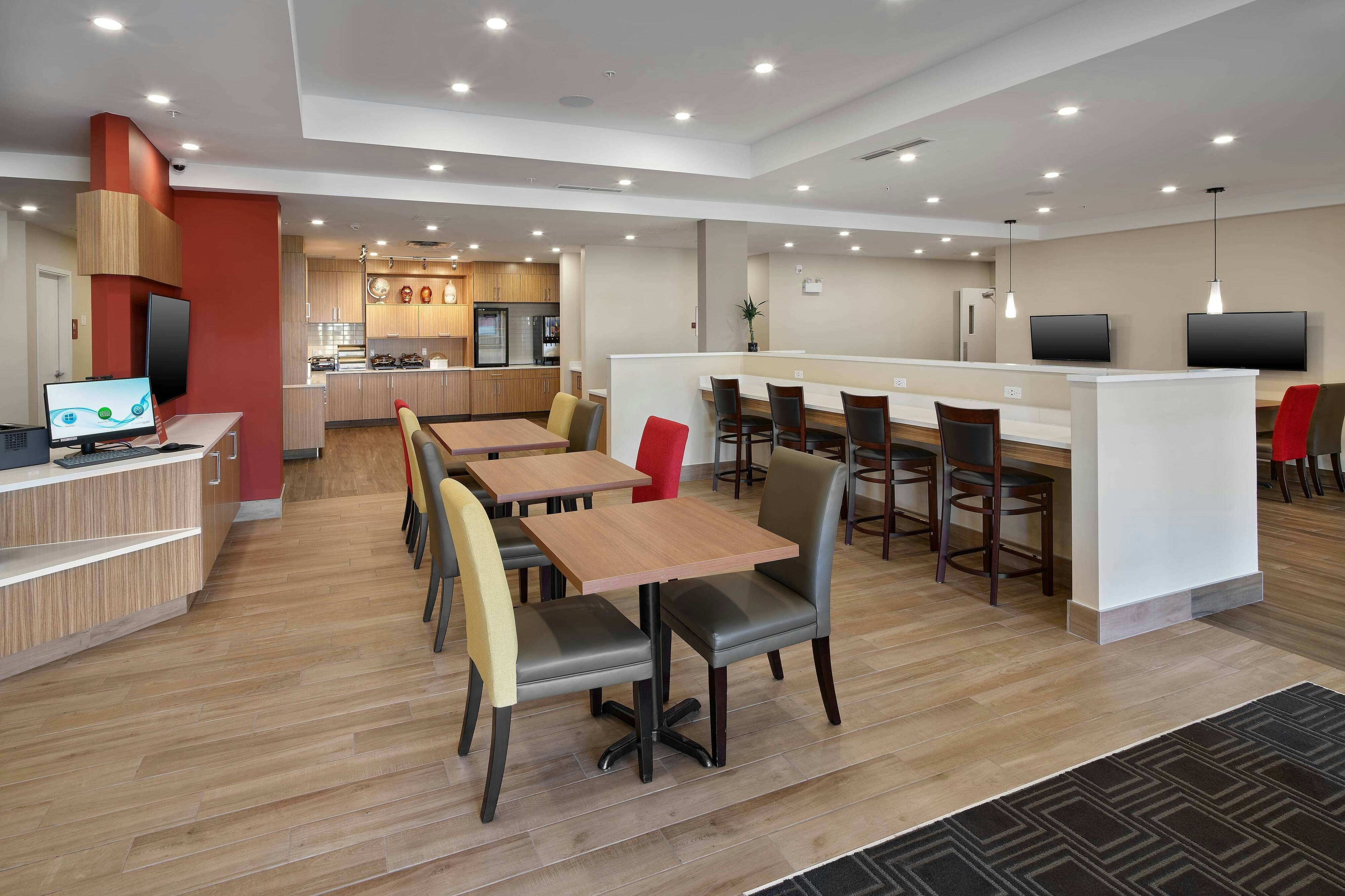 Towneplace Suites By Marriott Edmonton Sherwood Park 6/13