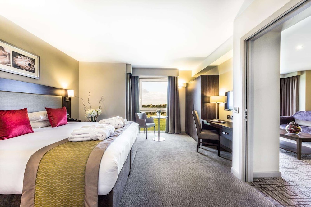 Heston Hyde Hotel 21/43