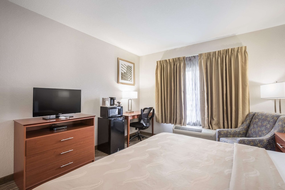 Quality Inn & Suites Lodi I-90 17/39