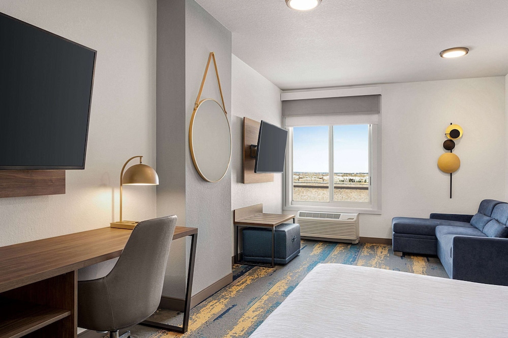La Quinta Inn & Suites by Wyndham Denver Parker 32/50