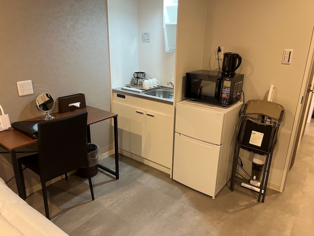 Living Inn Asahibashiekimae Premier 51/60