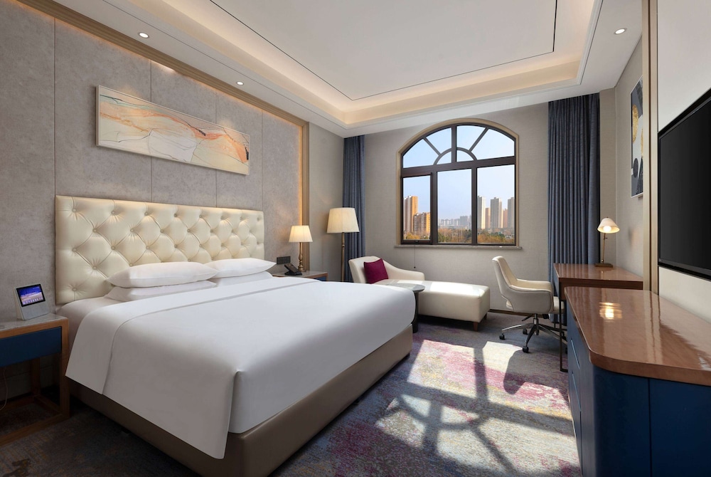 Ramada by Wyndham Zhumadian West Station 17/33