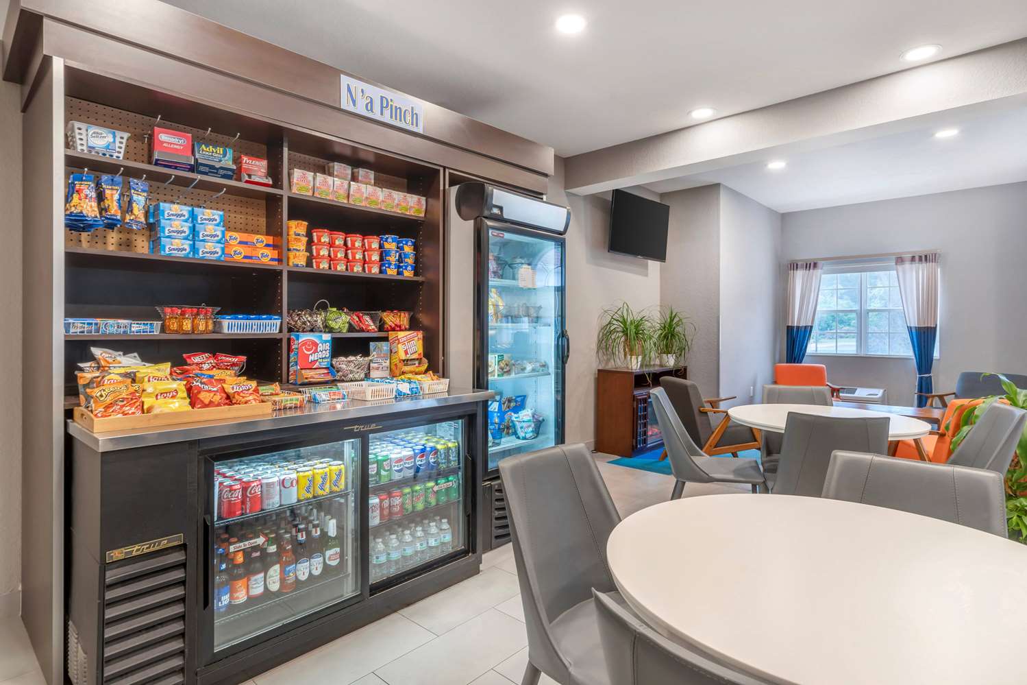 Microtel Inn and Suites by Wyndham Brooksville 35/53