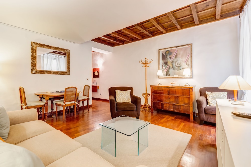 Historical Apartment near Spanish Steps 13/19