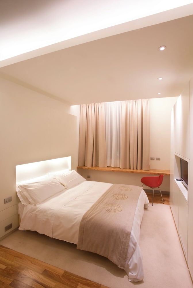 Eos Hotel 23/72