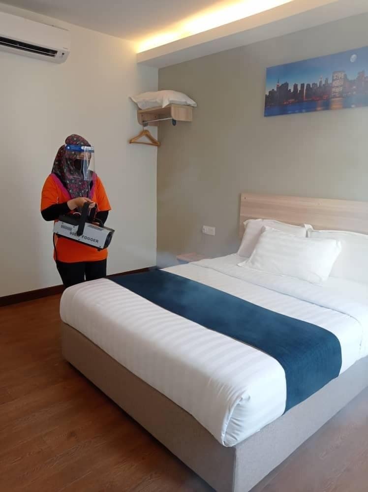 Deluxe, Quadruple, 2 Queen Beds, Lobby Floor