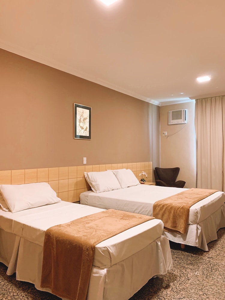 Diplomat Hotel 25/57