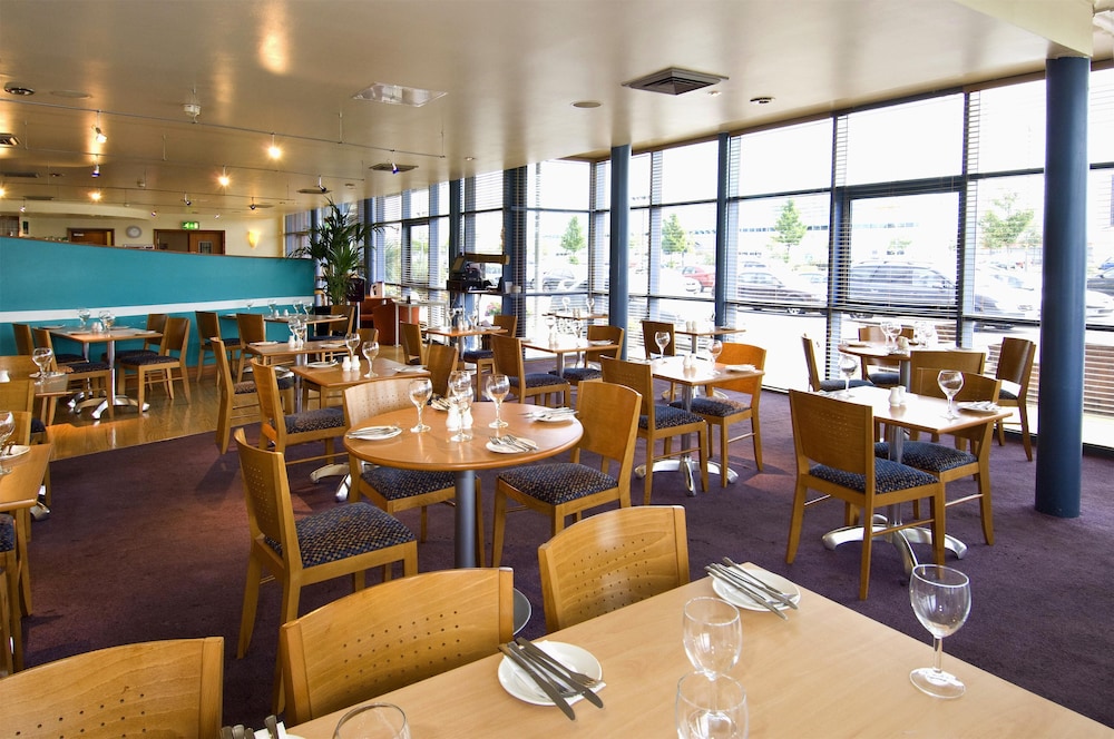 Premier Inn Southampton Airport 23/34