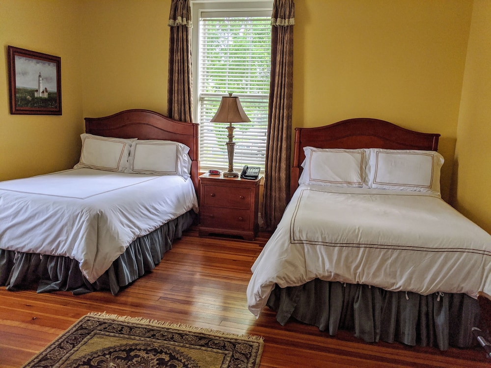Grand Lux Inn 11/47