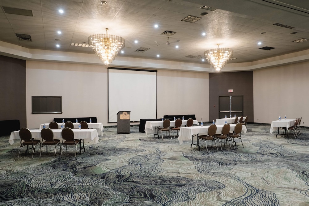 DoubleTree by Hilton Kingston 44/67