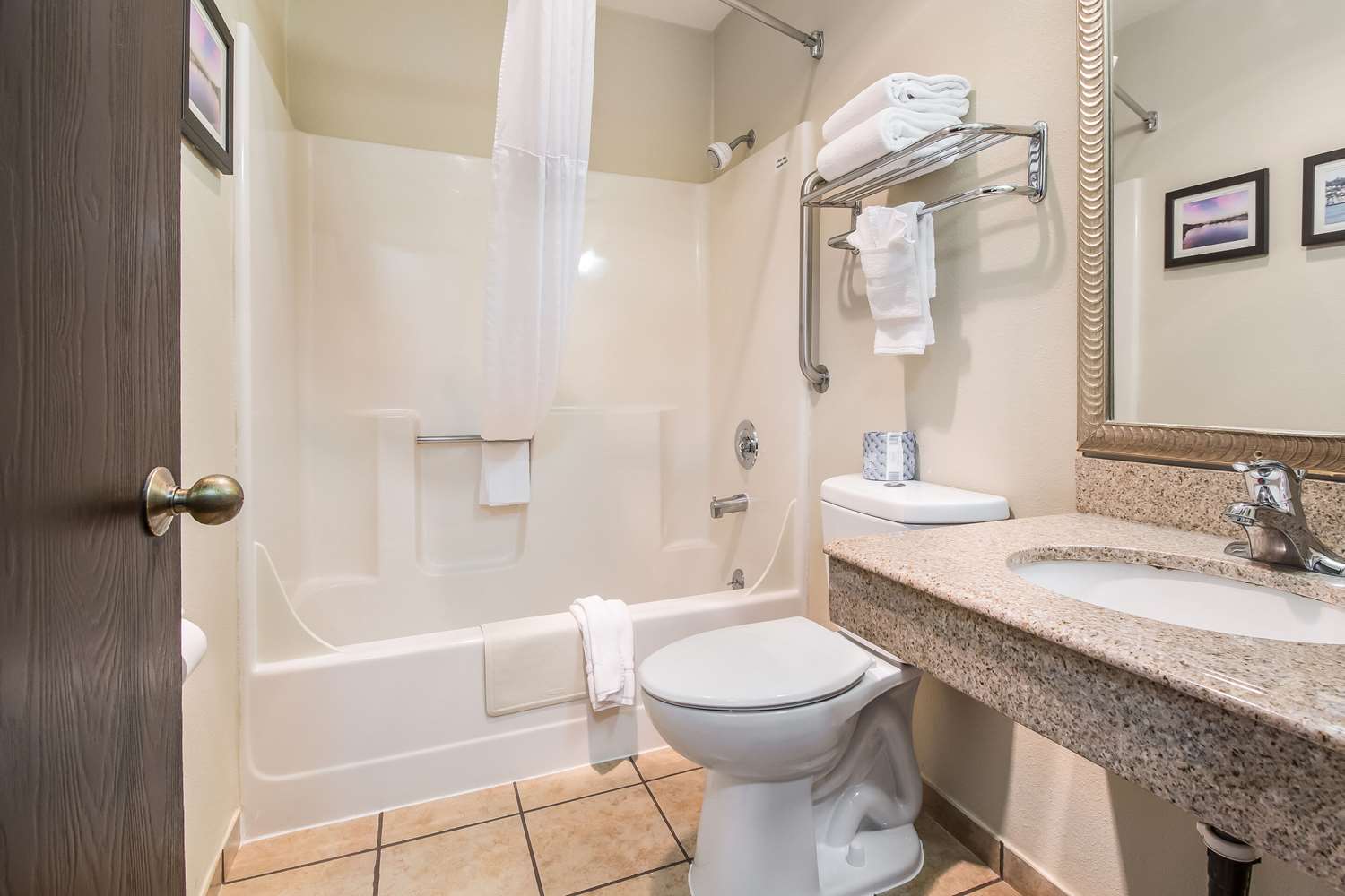 Comfort Inn Newport OR 44/47