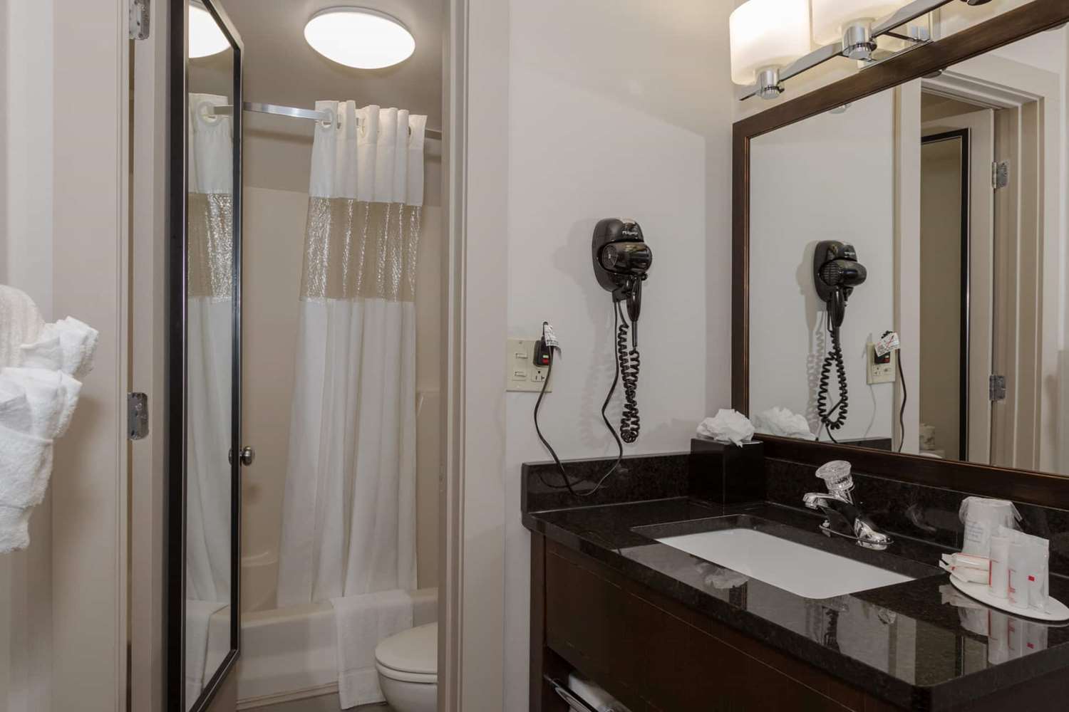 Ramada by Wyndham Boston 13/16