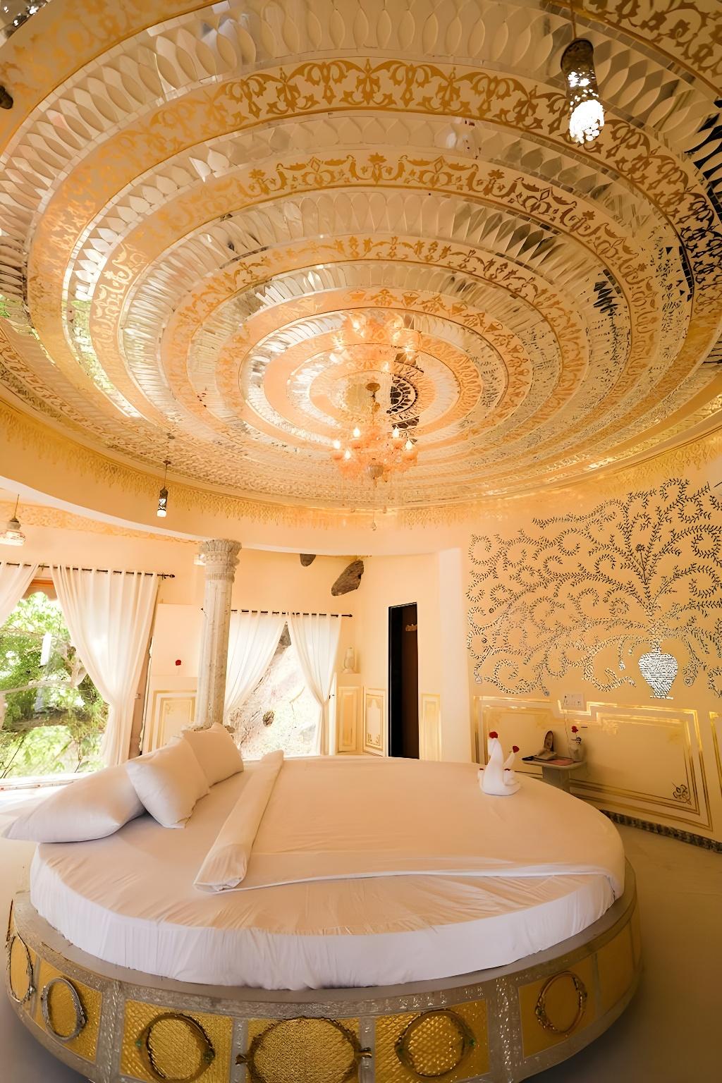 Maharaja, Suite