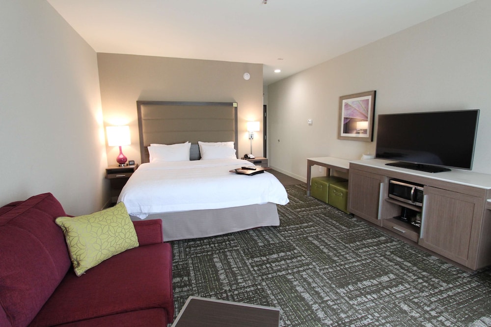 Hampton Inn Suites Dallas Market Center 20/75