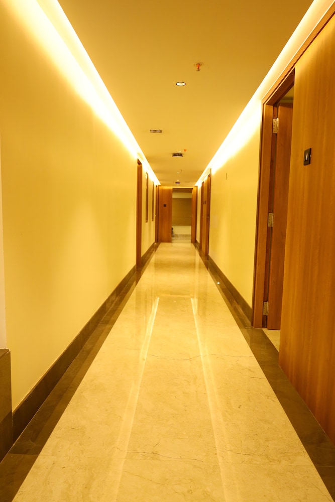 Hotel Surguru 40/60