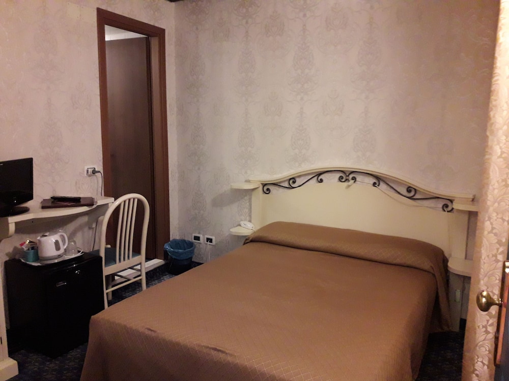 Tintoretto Hotel 42/79