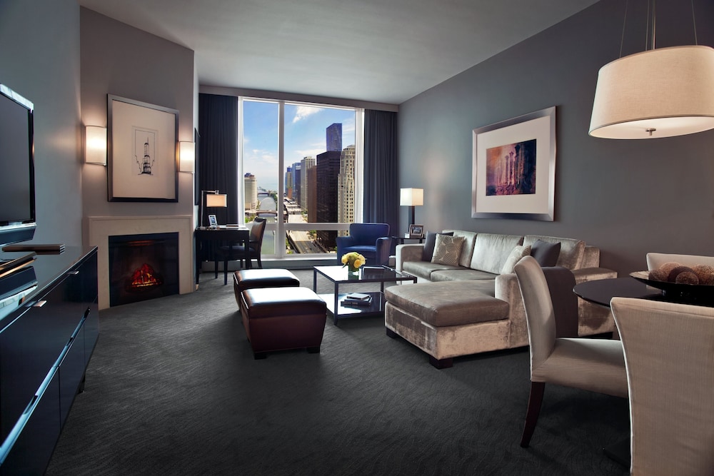 Trump International Hotel & Tower Chicago 52/84